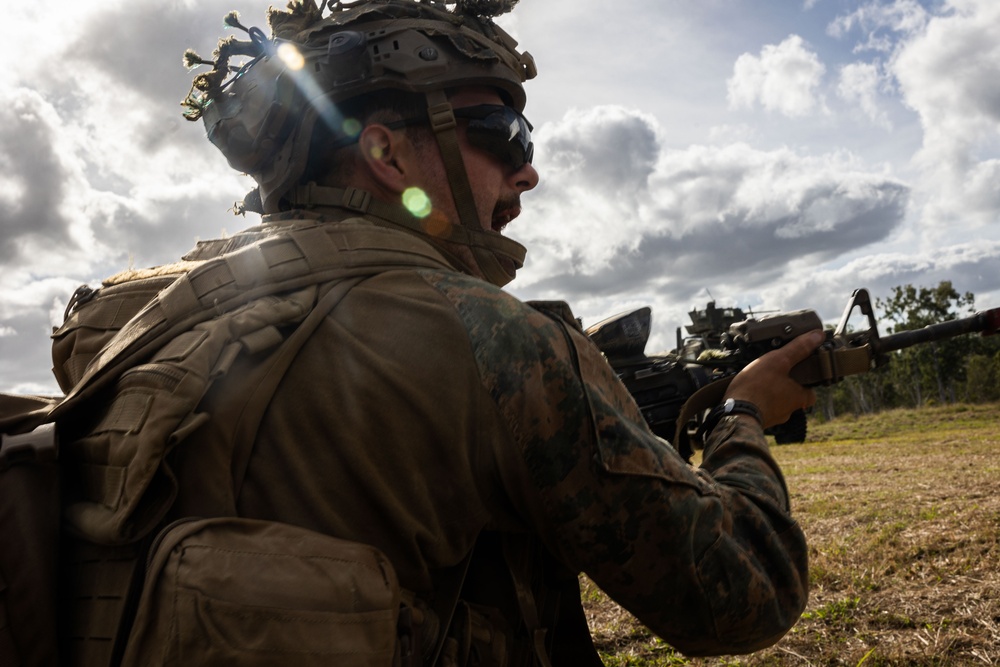 31st MEU | LAR conducts a force on force