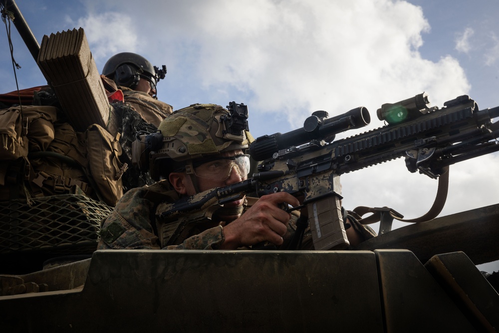 31st MEU | LAR conducts a force on force