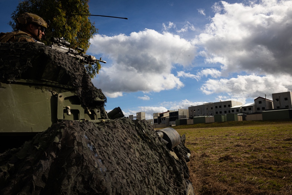 31st MEU | LAR conducts a force on force