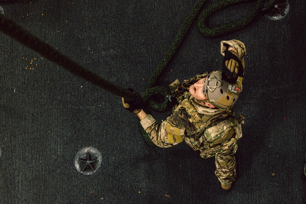 EODMU 5 Sailors Conduct Fast Rope Drills
