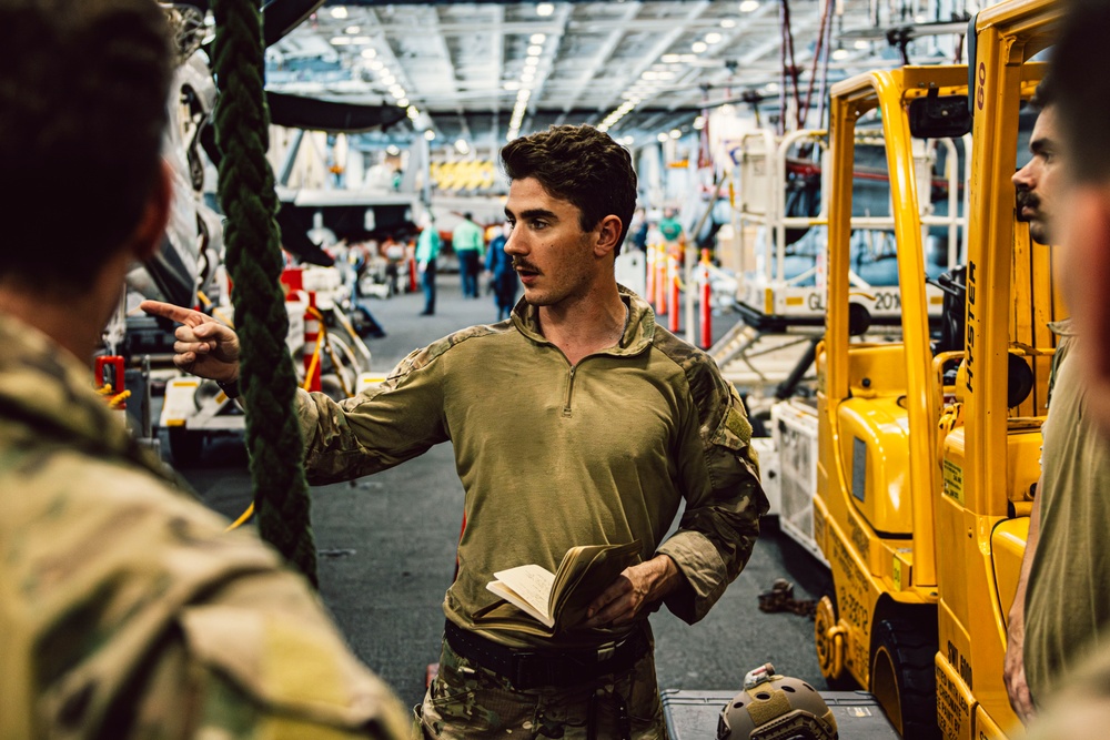 EODMU 5 Sailors Conduct Fast Rope Drills