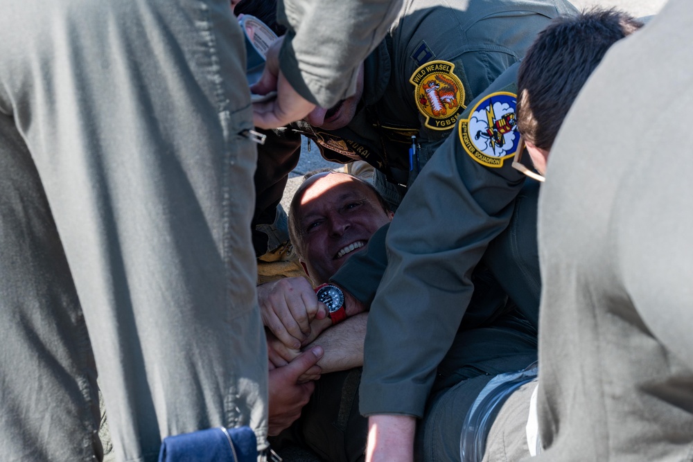 Fini Flight: Col. Kenkel’s Final Flyover