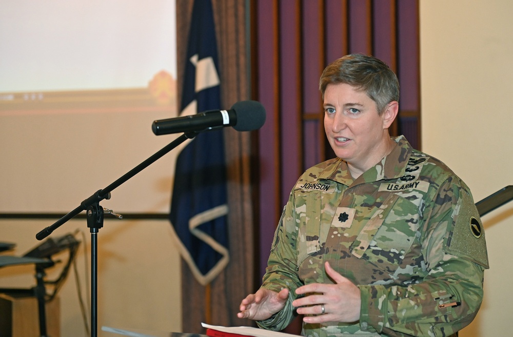 U.S. Army Garrison Okinawa Leaders Sign Pledges