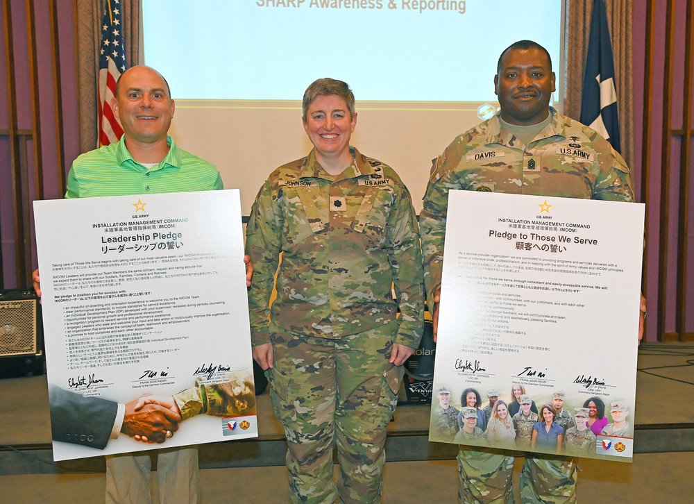 U.S. Army Garrison Okinawa Leaders Sign Pledges