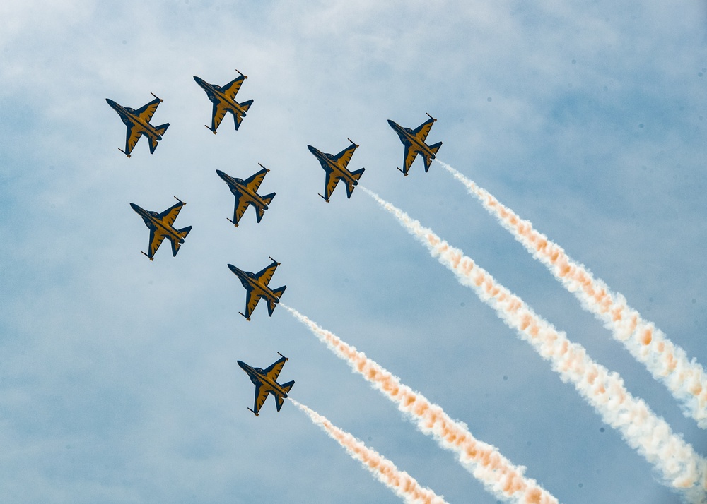 ROKAF Black Eagles soar over Camp Humphreys