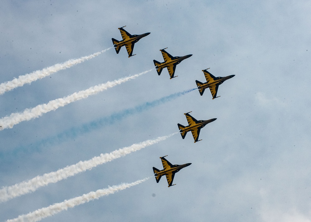 ROKAF Black Eagles soar over Camp Humphreys