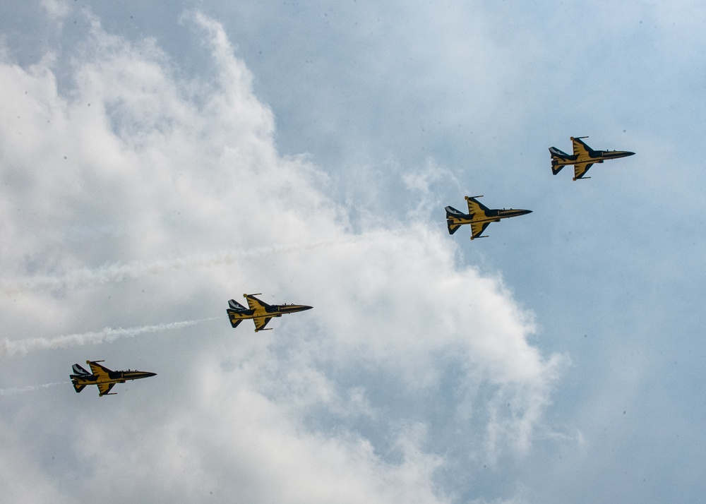 ROKAF Black Eagles soar over Camp Humphreys