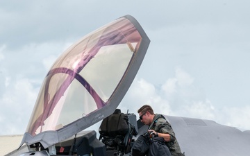 U.S.-Philippine Airmen Strengthen Ties During Cope Thunder 25-2