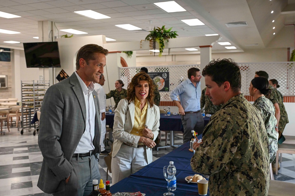 Ambassador of Spain to the United States of America and Members of Congress visit NAVSTA Rota
