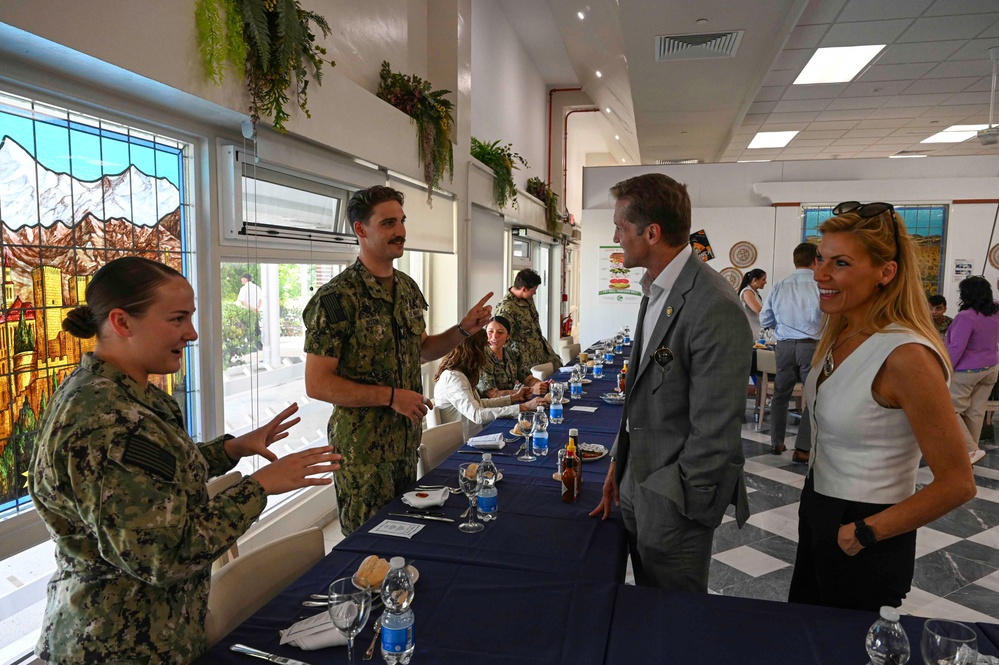 Ambassador of Spain to the United States of America and Members of Congress visit NAVSTA Rota
