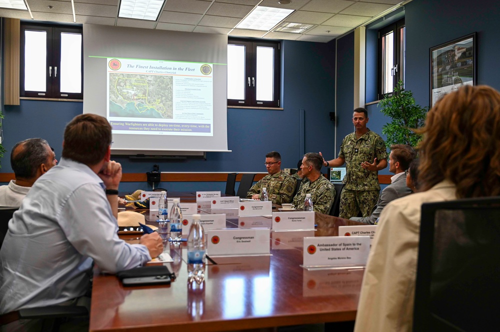 Ambassador of Spain to the United States of America and Members of Congress visit NAVSTA Rota
