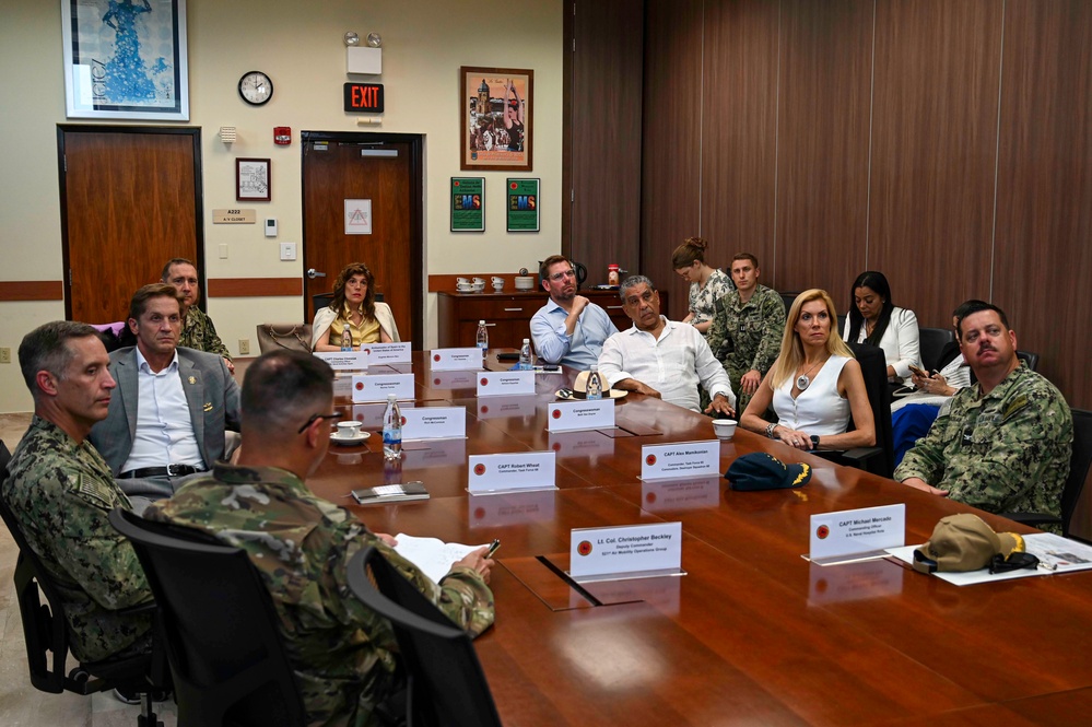 Ambassador of Spain to the United States of America and Members of Congress visit NAVSTA Rota