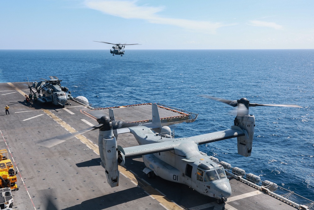 USS Iwo Jima Flight Operations with HMX-1