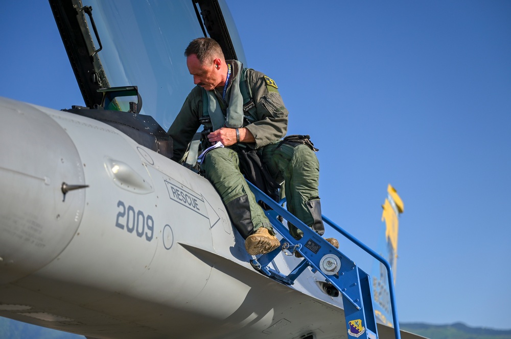 Brig. Gen. Tad Clark's F-16 Fini Flight