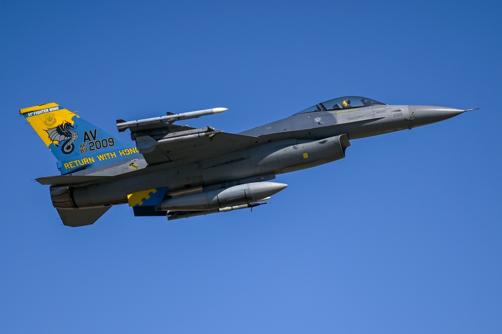 Brig. Gen. Tad Clark's F-16 Fini Flight