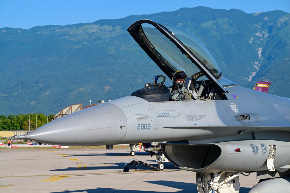 Brig. Gen. Tad Clark's F-16 Fini Flight