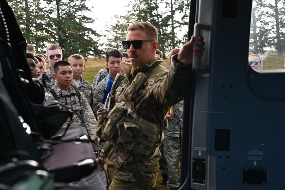 Oregon Army National Guard Aviation Gives Civil Air Patrol Cadets a Lift