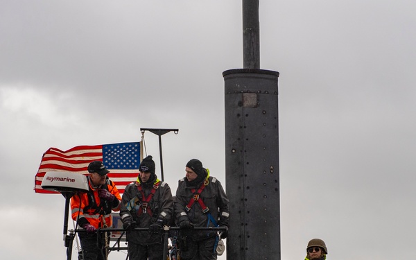 USS Newport News (SSN 750) Pulls in to Iceland