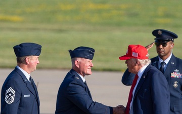 POTUS visits 132d Wing