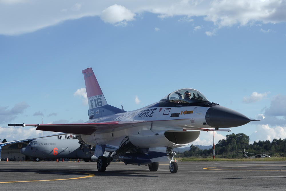 Viper Demo Team arrives at F-AIR 25 Colombia