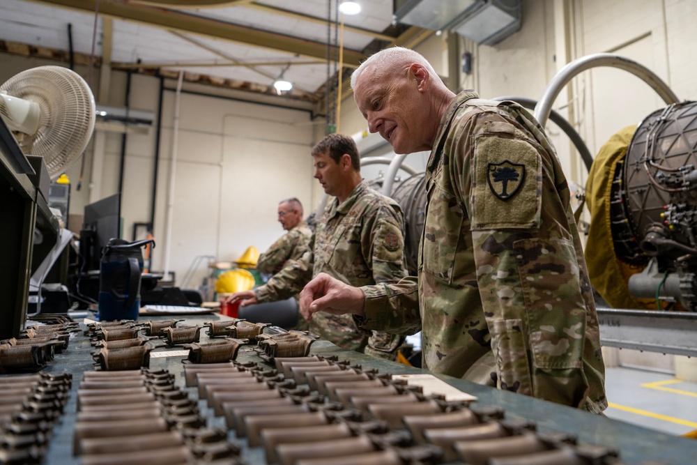 South Carolina Adjutant General Conducts Familiarization Flight, Engages with Airmen at McEntire