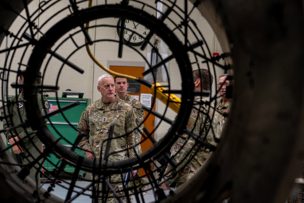 South Carolina Adjutant General Conducts Familiarization Flight, Engages with Airmen at McEntire