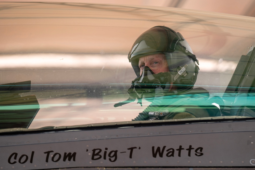 South Carolina Adjutant General Conducts Familiarization Flight, Engages with Airmen at McEntire