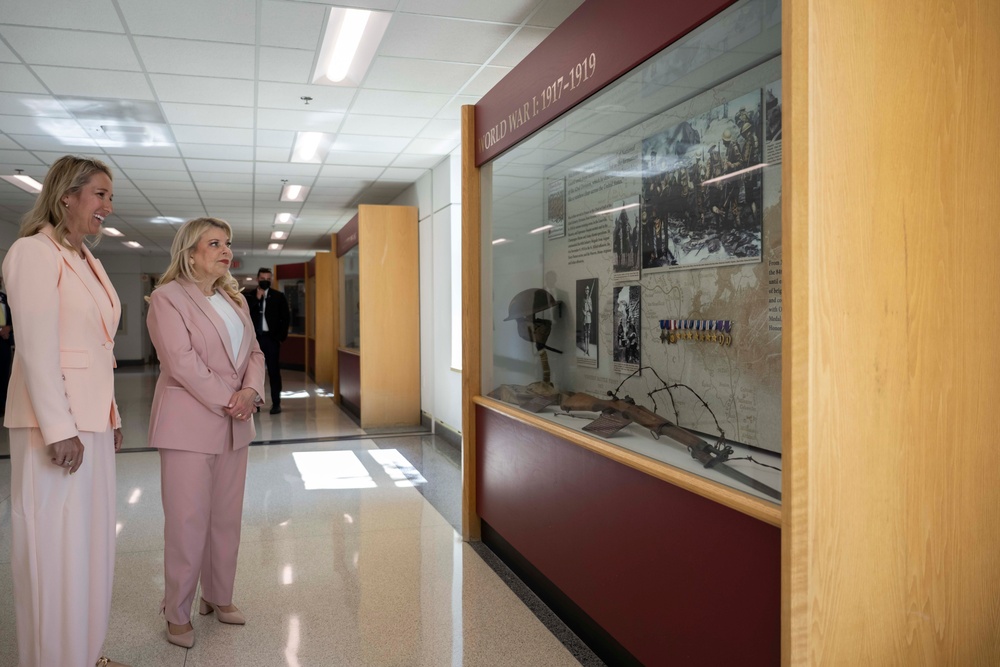 Mrs. Hegseth, Mrs. Netanyahu Tour Pentagon