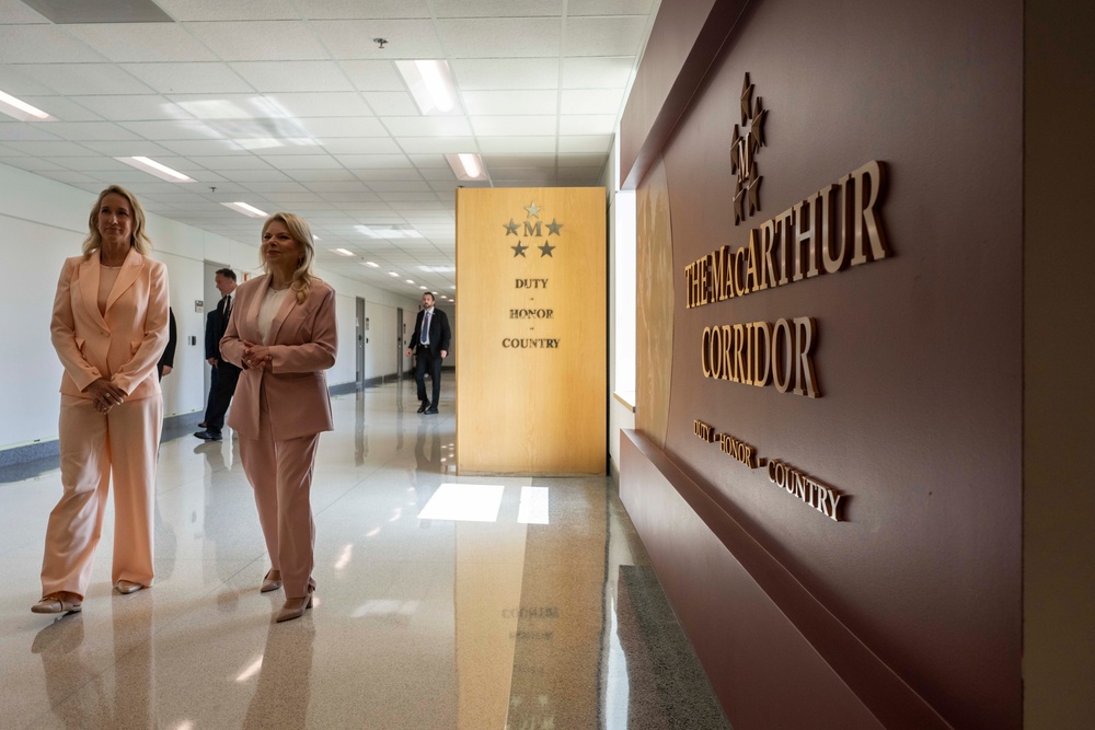Mrs. Hegseth, Mrs. Netanyahu Tour Pentagon
