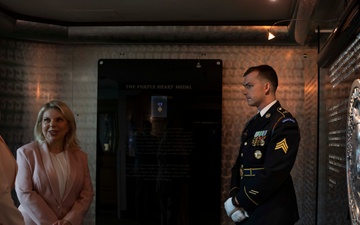 Mrs. Hegseth, Mrs. Netanyahu Tour Pentagon