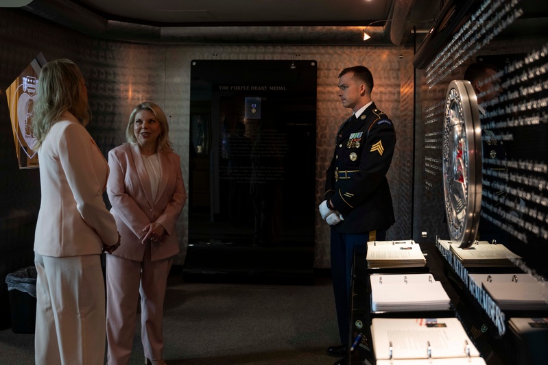 Mrs. Hegseth, Mrs. Netanyahu Tour Pentagon