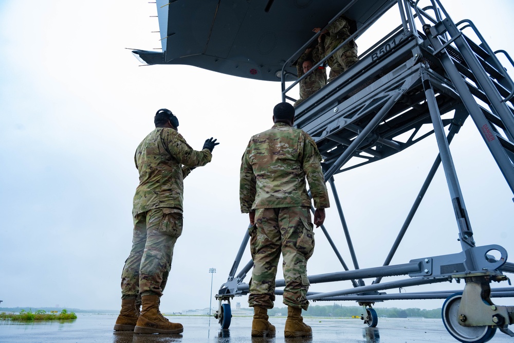 Guard, Reserves maintenance collaboration