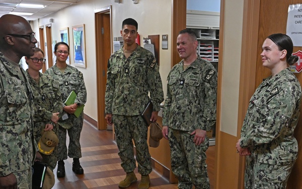 U.S. Pacific Fleet Master Chief Don Davis visits Naval Medical Center San Diego, Naval Training Center, Health Clinic