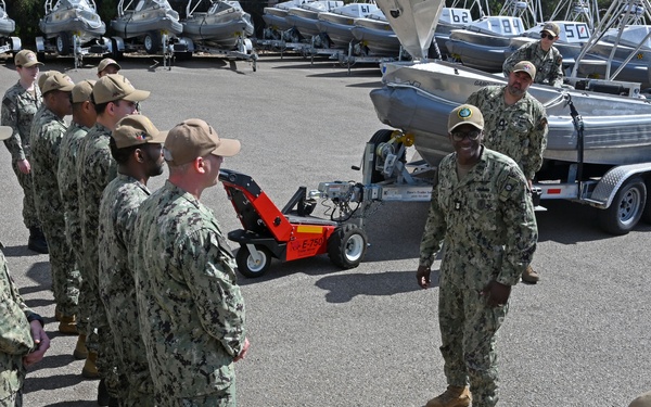 U.S. Pacific Fleet Master Chief Don Davis visits Unmanned Surface Vessel Squadron 3 in San Diego