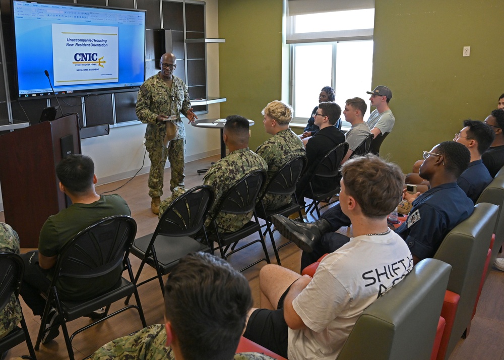 U.S. Pacific Fleet Master Chief Don Davis visits Naval Base San Diego