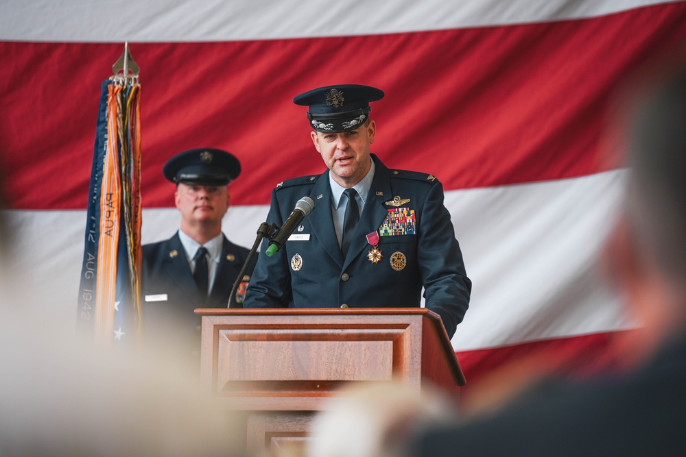 19th Airlift Wing welcomes new commander