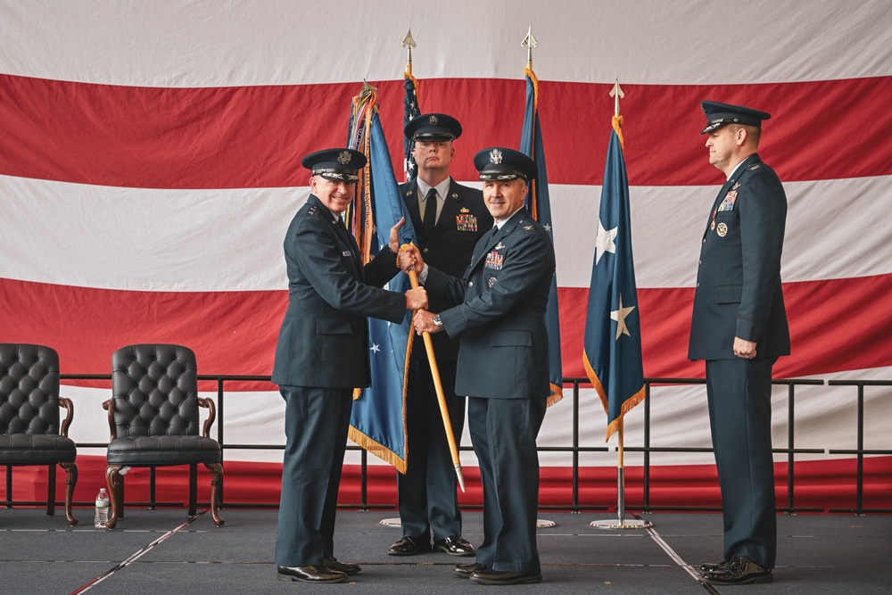 19th Airlift Wing welcomes new commander