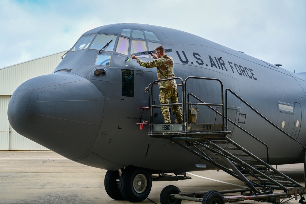 19th Airlift Wing welcomes new commander