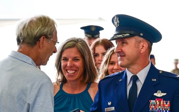19th Airlift Wing welcomes new commander