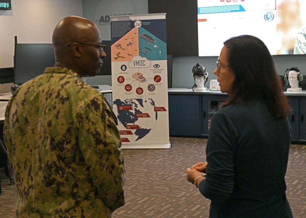 U.S. Pacific Fleet Master Chief Don Davis visits Naval Medicine Readiness and Training Command, San Diego