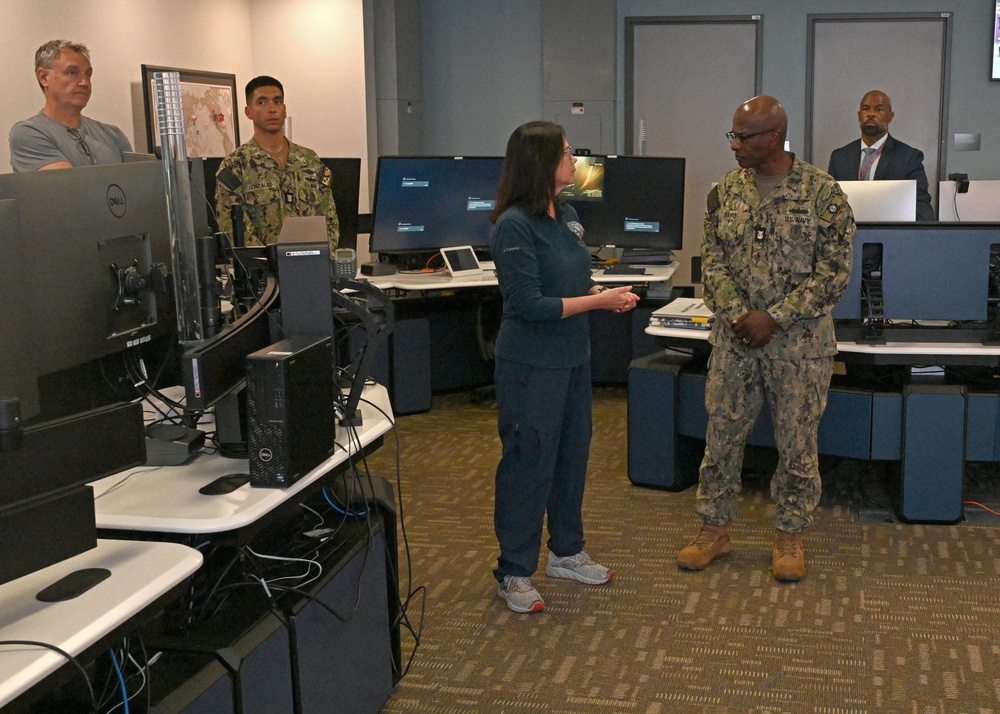 U.S. Pacific Fleet Master Chief Don Davis visits Naval Medicine Readiness and Training Command, San Diego