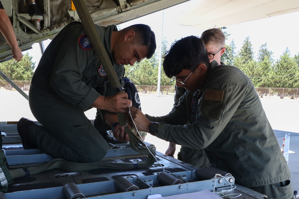 VMGR-153 trains in Idaho