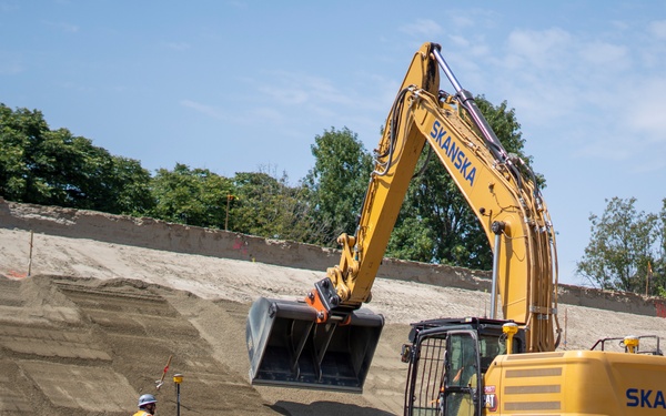 LA District leads Riverside levee rehabilitation effort