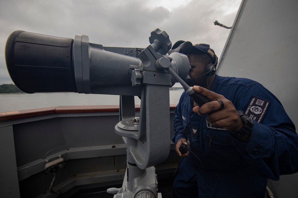 USS Winston S. Churchill (DDG 81) Departs Naval Weapons Station Yorktown