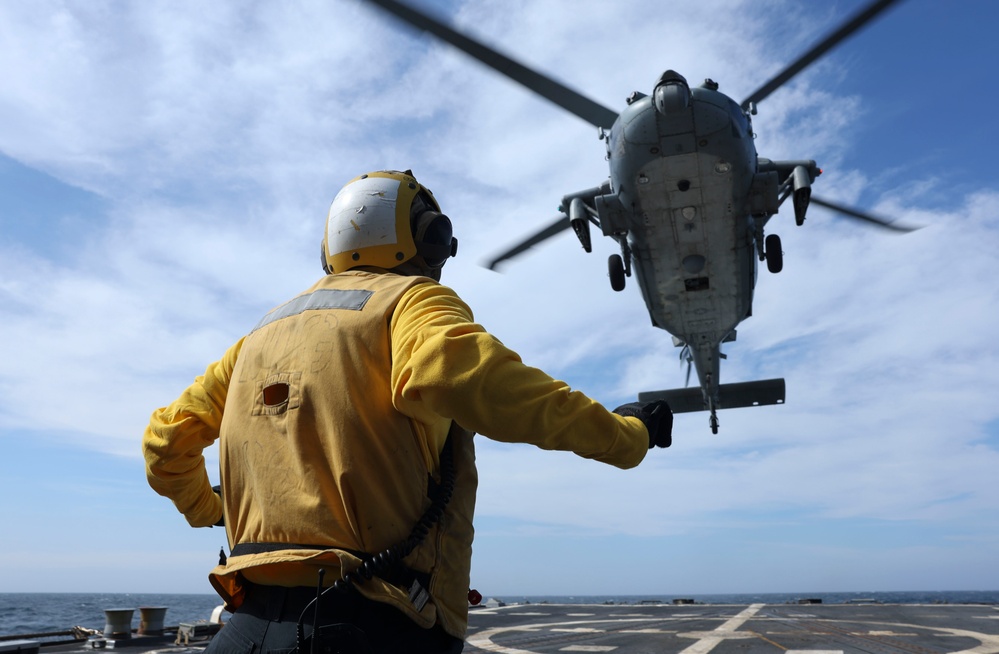 USS Bainbridge (DDG 96) Flight Deck Operations
