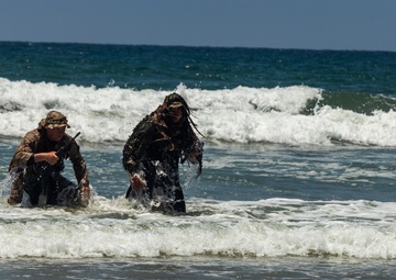 V31 conducts EOTG Boat Raid Course