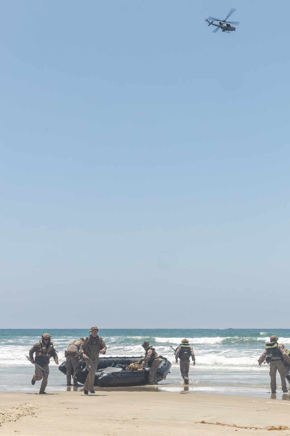 V31 conducts EOTG Boat Raid Course