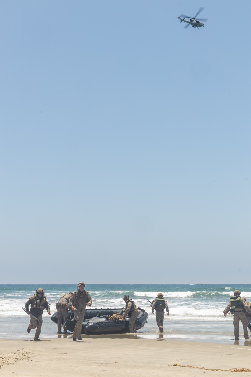 V31 conducts EOTG Boat Raid Course