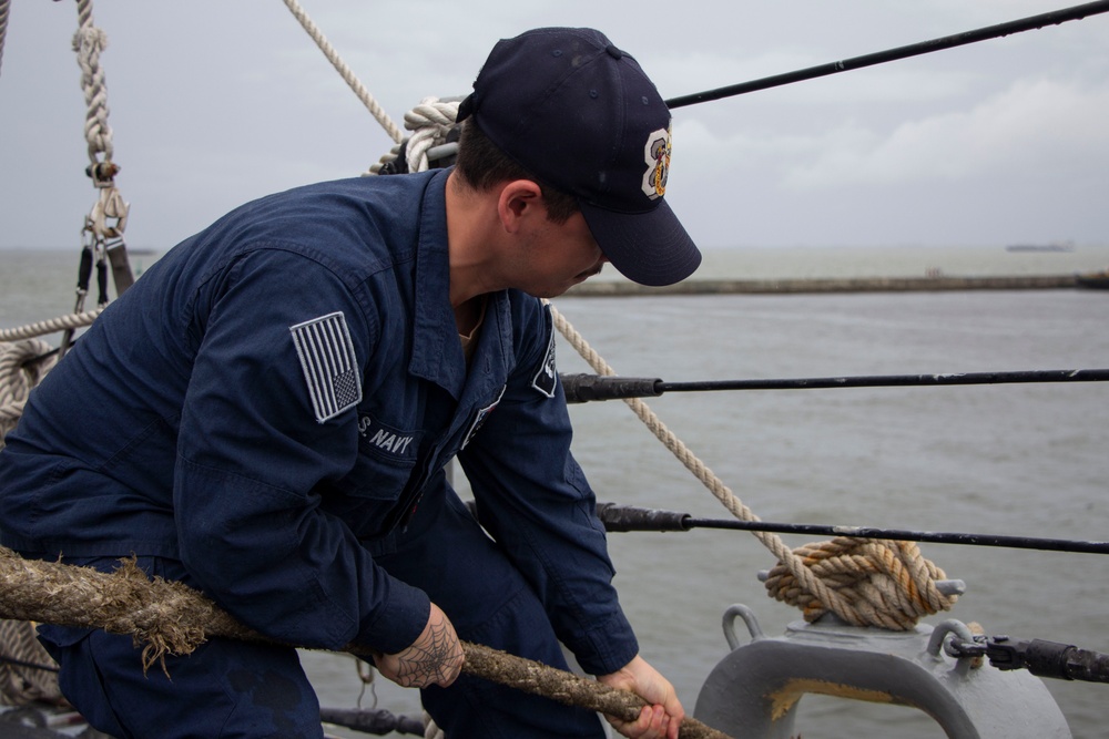 Shoup pulls into Manila