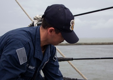 Shoup pulls into Manila